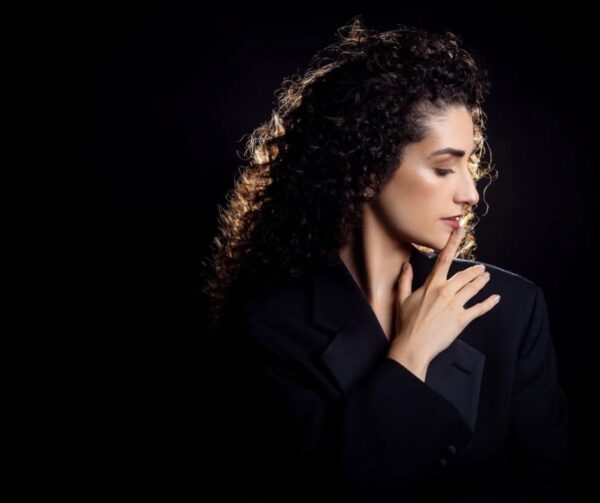 Jazz Singer-Songwriter Izze Stein *** SOLD OUT!!  SOLD OUT!!  SOLD OUT!!  ***